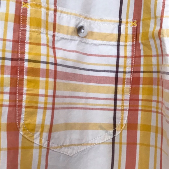 Men’s Old Navy Button Up - Picture 3 of 4